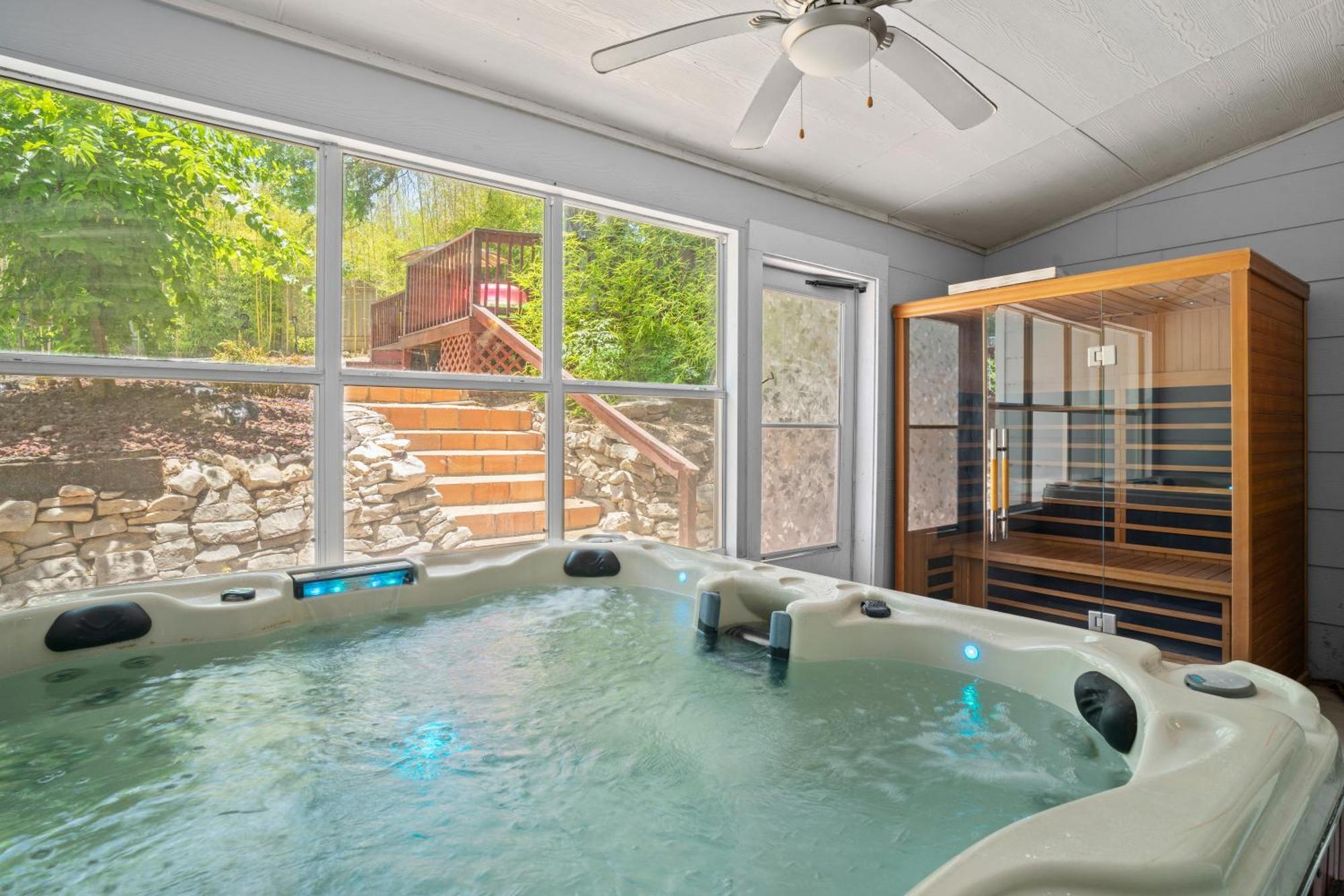 Villa Bamboo Oasis-Relaxing Hot Tub-Family Time San Antonio Exterior foto